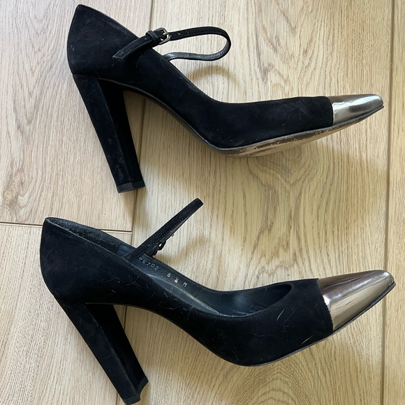 Stuart Weitzman Size 8.5 black suede and copper toe heels. - Picture 2 of 7